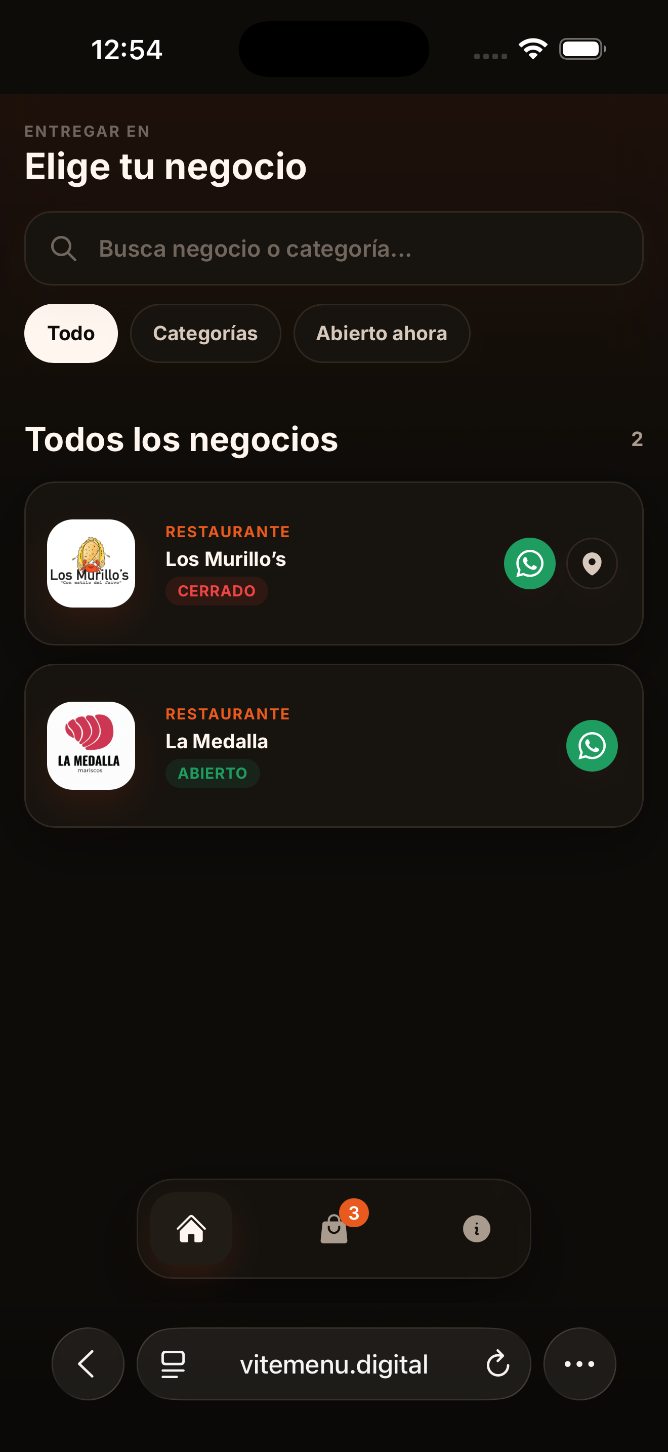 Vista de lista de negocios en modo oscuro